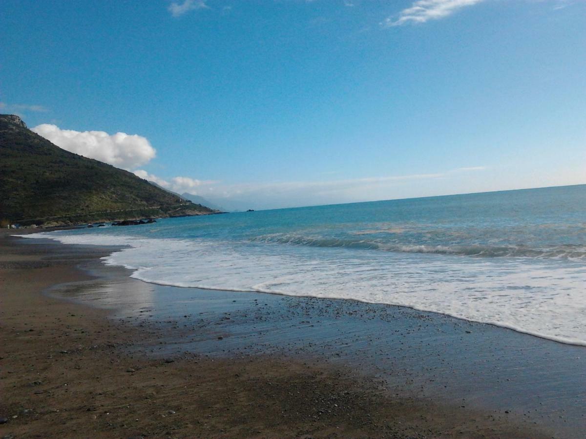 B&B Il Melograno Tortorella ภายนอก รูปภาพ